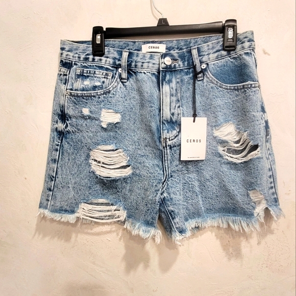 Ceros High Rise Jeans  Short - Picture 1 of 7